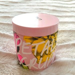 Victoria Secret LOVE Petal Scrub